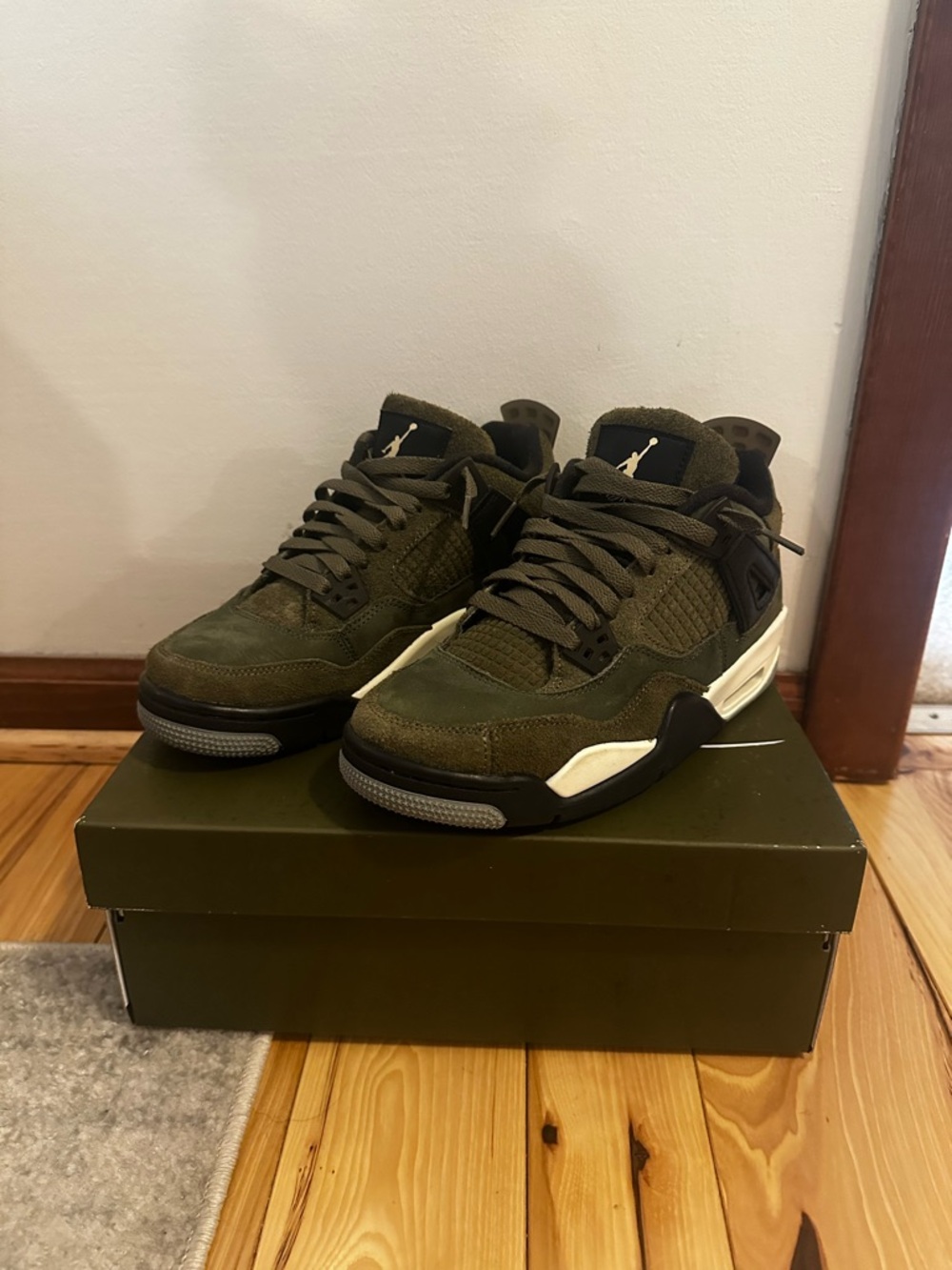 Jordan Men’s Olive Green and Black Retro 4 Sneakers